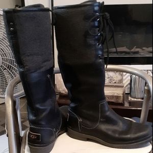 UGG "Elsa" in black leather and wool, Size 8